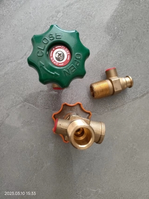 Kuningan Self Closing Valve LPG untuk Isi Ulang Tabung Gas LPG