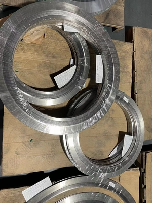 Kelas 150/300/600/1500/2500 Tekanan Rating Spiral Wound Gasket untuk ASME B16.5 Flanges Mudah Dipertahankan